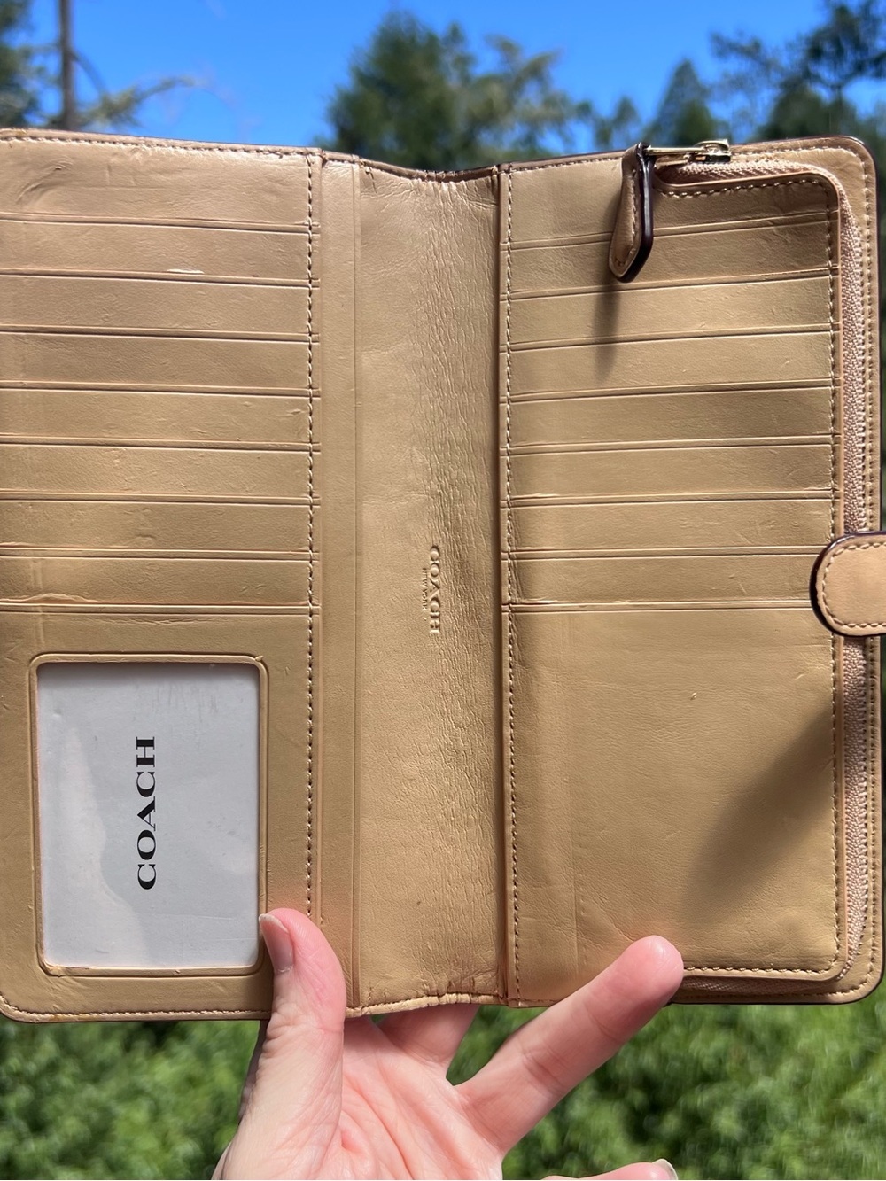 COACH Tan Leather Slim Wallet Credit Card Holder with Gold Hardware AUTHENTIC - Picture 3 of 13